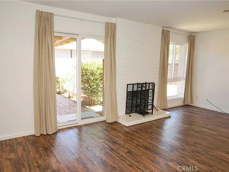23003 Runnymede St — Photo 6