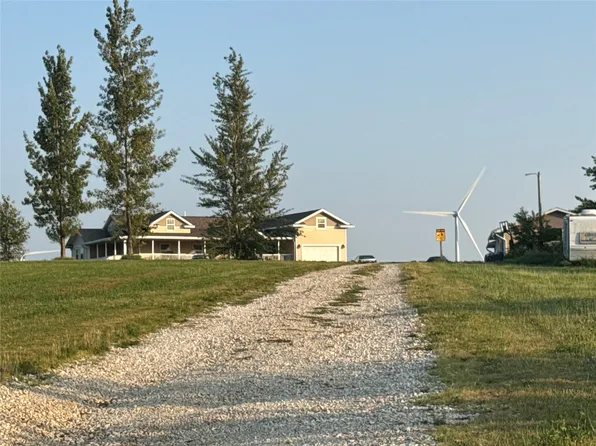 3278 110th St, Stuart, IA 50250