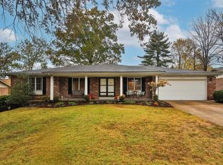 1013 Bridgeport Dr, Ballwin, MO