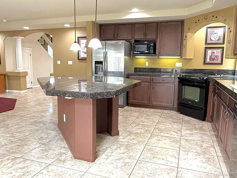 6825 Philharmonic Ave — Photo 18