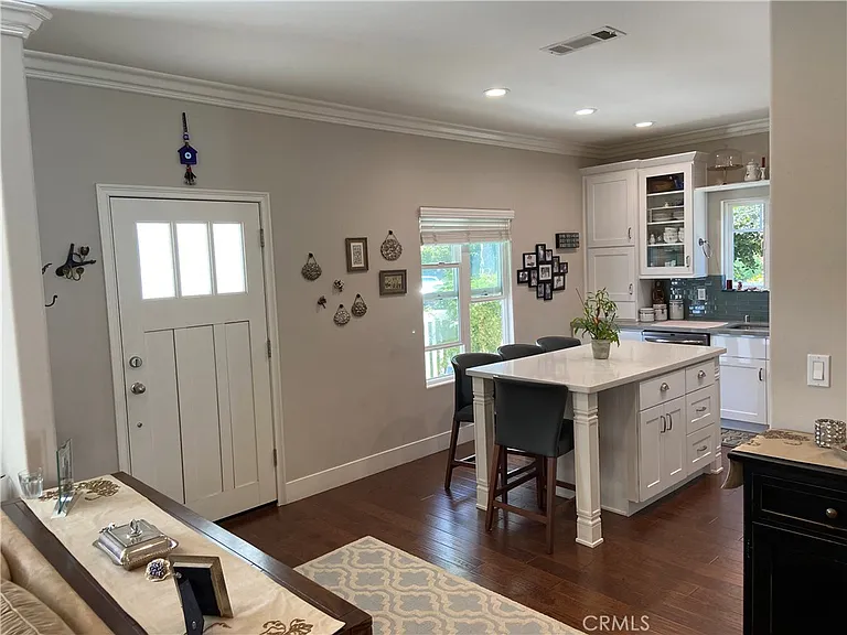 4470 Stansbury Ave — Photo 13
