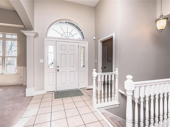 You'll fall in love the moment you step inside with soaring ceilings and loads of windows to let the sunshine in!