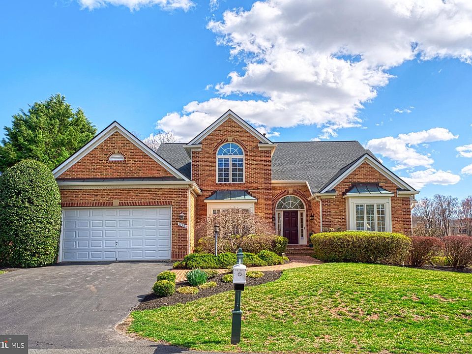 1st image of 43283 Warwick Hills Ct