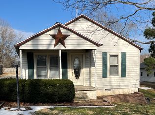 205 Cedar St, Central City, KY 42330