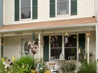 1940 Pohick Creek Ct, Woodbridge, VA 22192