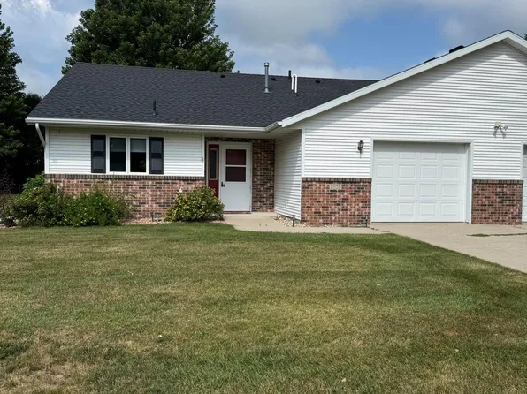 2608 10th St SW, Willmar, MN 56201