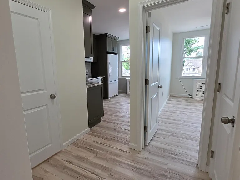 8 N York Rd — Photo 7
