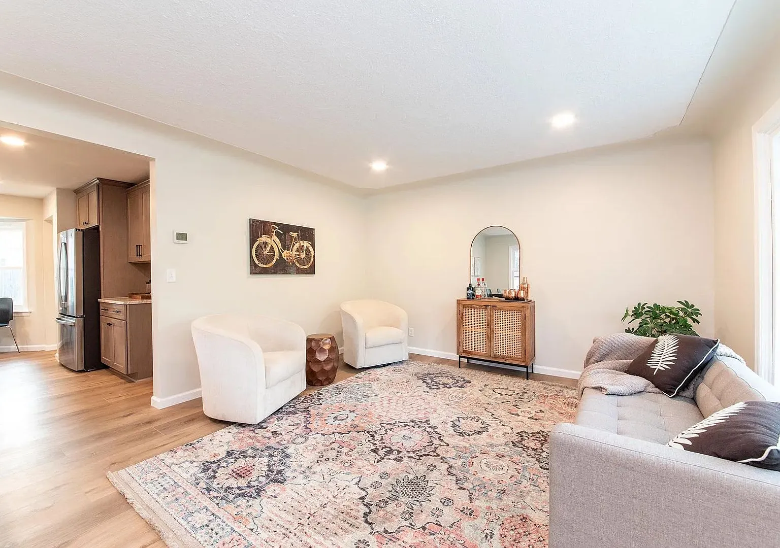 Updated 4-Bedroom Home Near Mulick Park & Gaslight Village — Photo 2