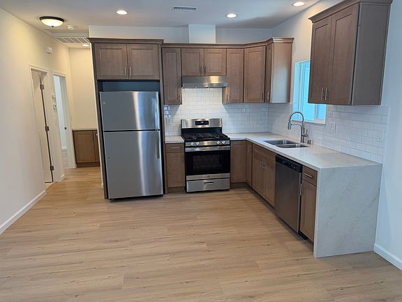 5th image of 4621 E Mountain View Dr #4623