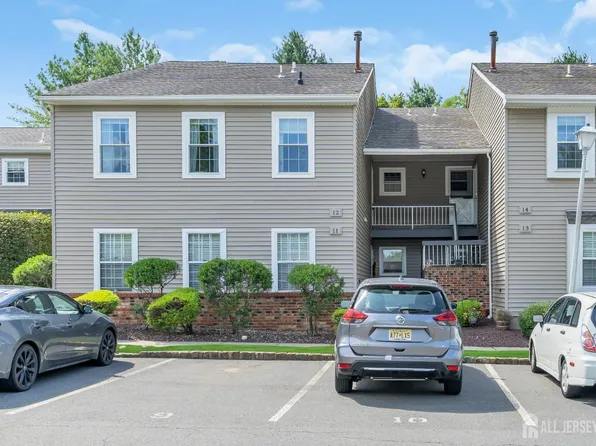 12 Lindsey Cir, Old Bridge, NJ 08857