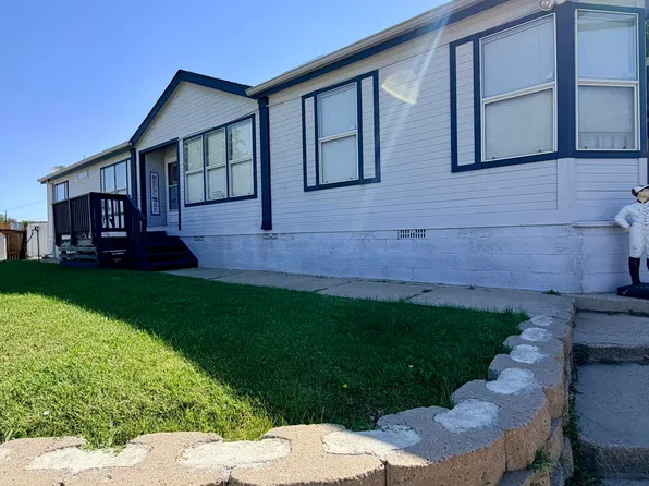 12 Road 3463, Flora Vista, NM 87415