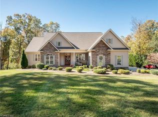 3 Kari Cir, Candler, NC 28715