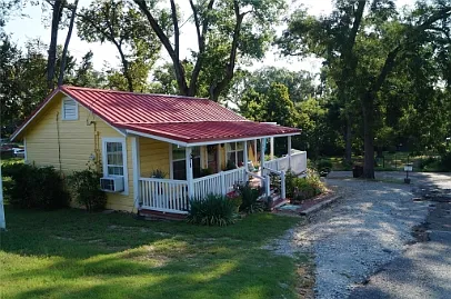 402 East College Street - 1 — Photo 1