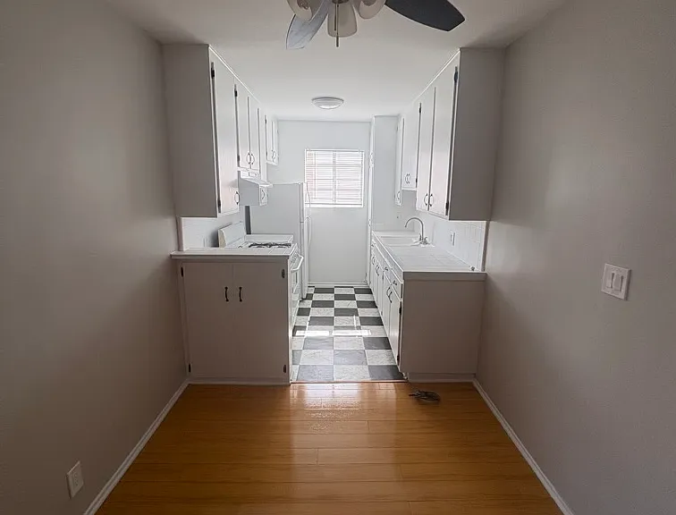 1550 N Harvard Blvd #15 — Photo 7