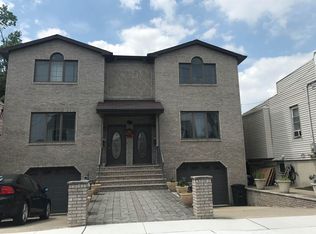 821 6th St, Secaucus, NJ 07094