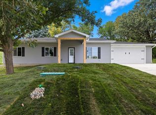 218 Brent Ln, Council Bluffs, IA 51503