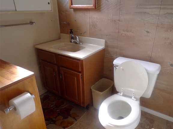 5th image of 611 Essex Avenue