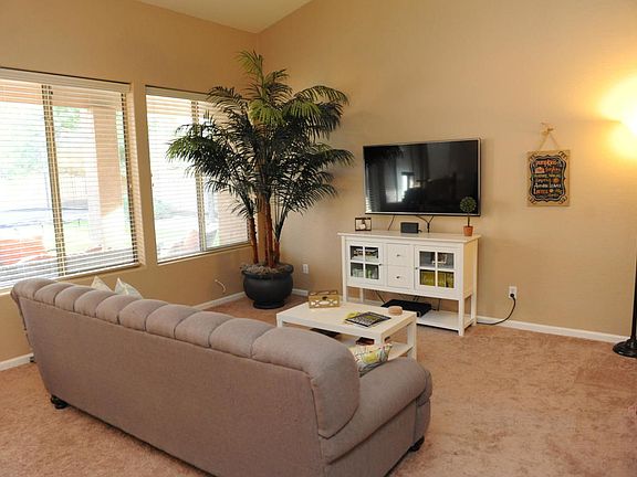 4th image of 755 W Goldfinch Way