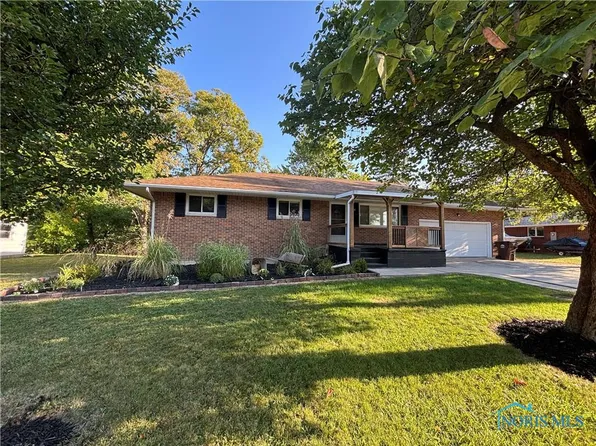 156 Cleveland Ave, Defiance, OH 43512