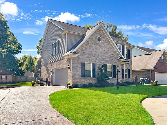 2nd image of 3209 Roselawn Dr