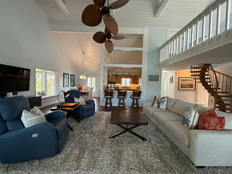 512 Periwinkle Way — Photo 17
