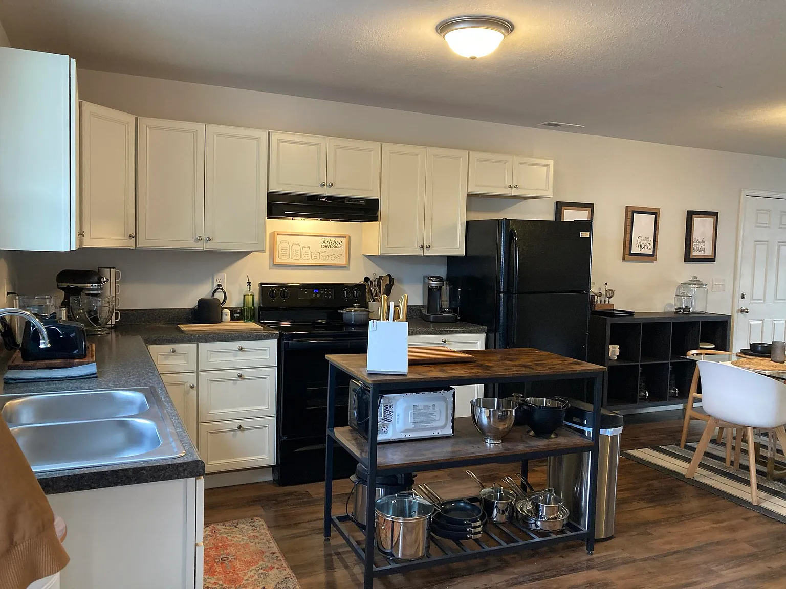 Laurel Flats LLC. — Photo 2