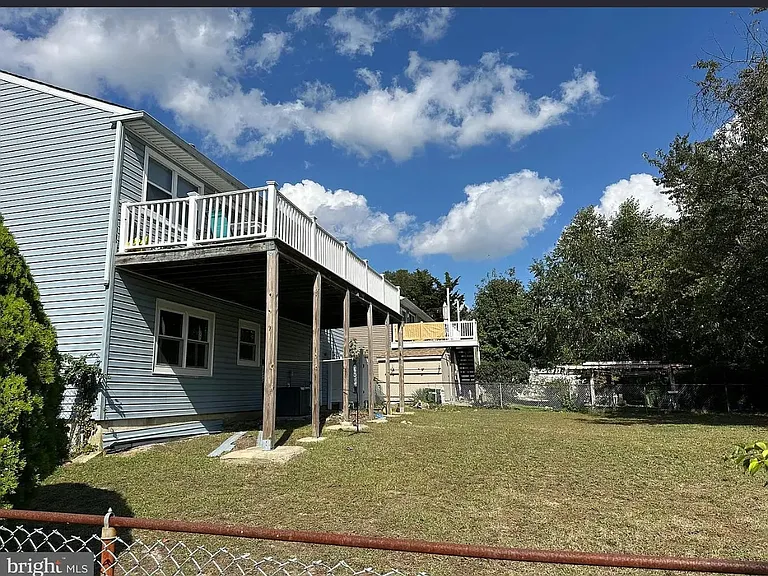 1422 Atkinson Ave — Photo 4