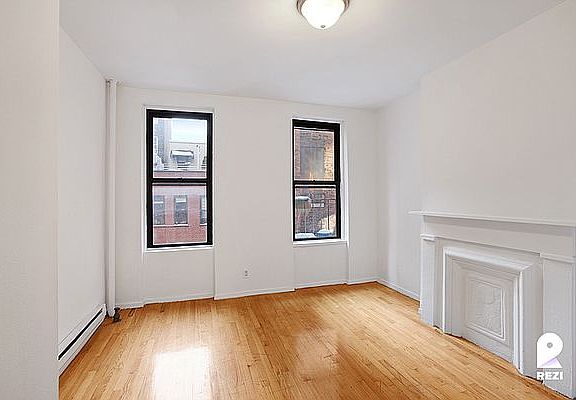 5th image of 336 W 49th St APT 4RW