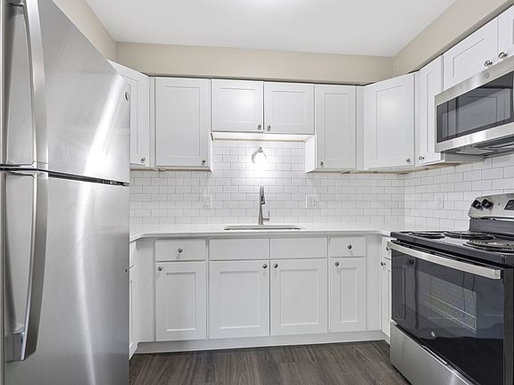 2nd image of 1738 McLain Ave APT 2