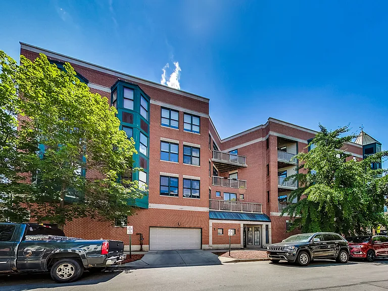 845 W Altgeld St #4D — Photo 2