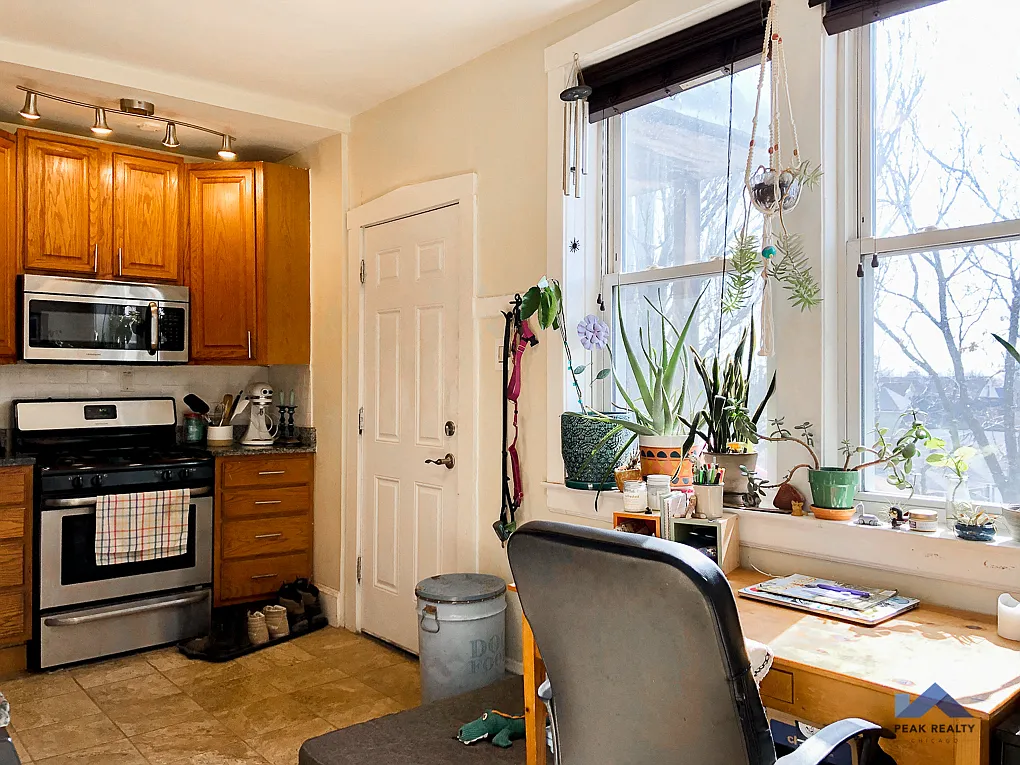 3563-73 W. Henderson St. — Photo 4