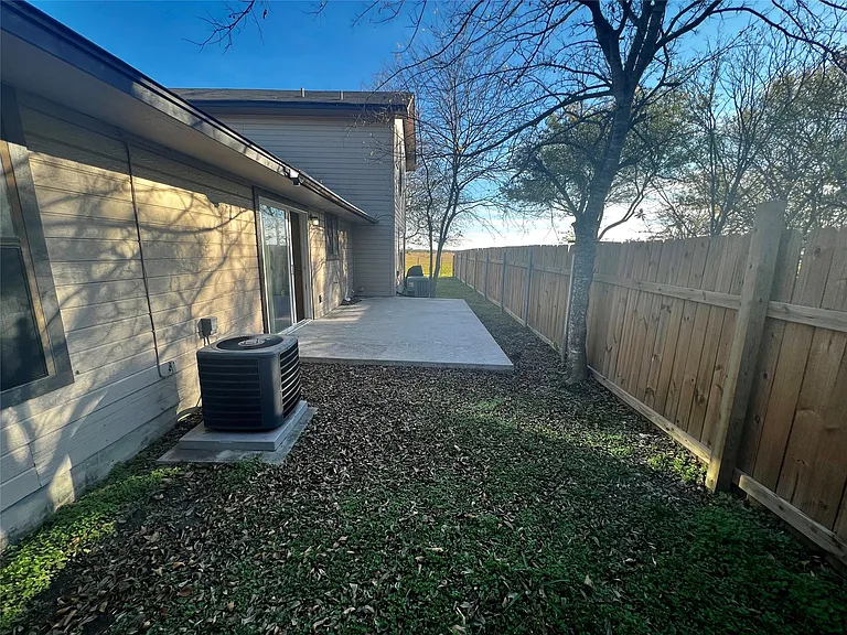 1204 Blackjack St #B — Photo 19
