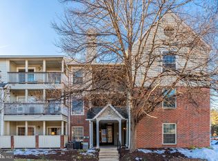 3916 Penderview Dr APT 405, Fairfax, VA 22033