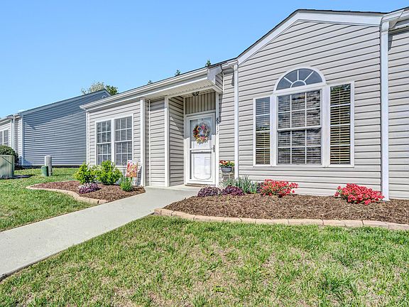 3rd image of 8217 Emerald Court Dr