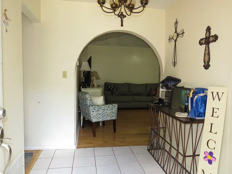 3308 Spring Valley Dr — Photo 4