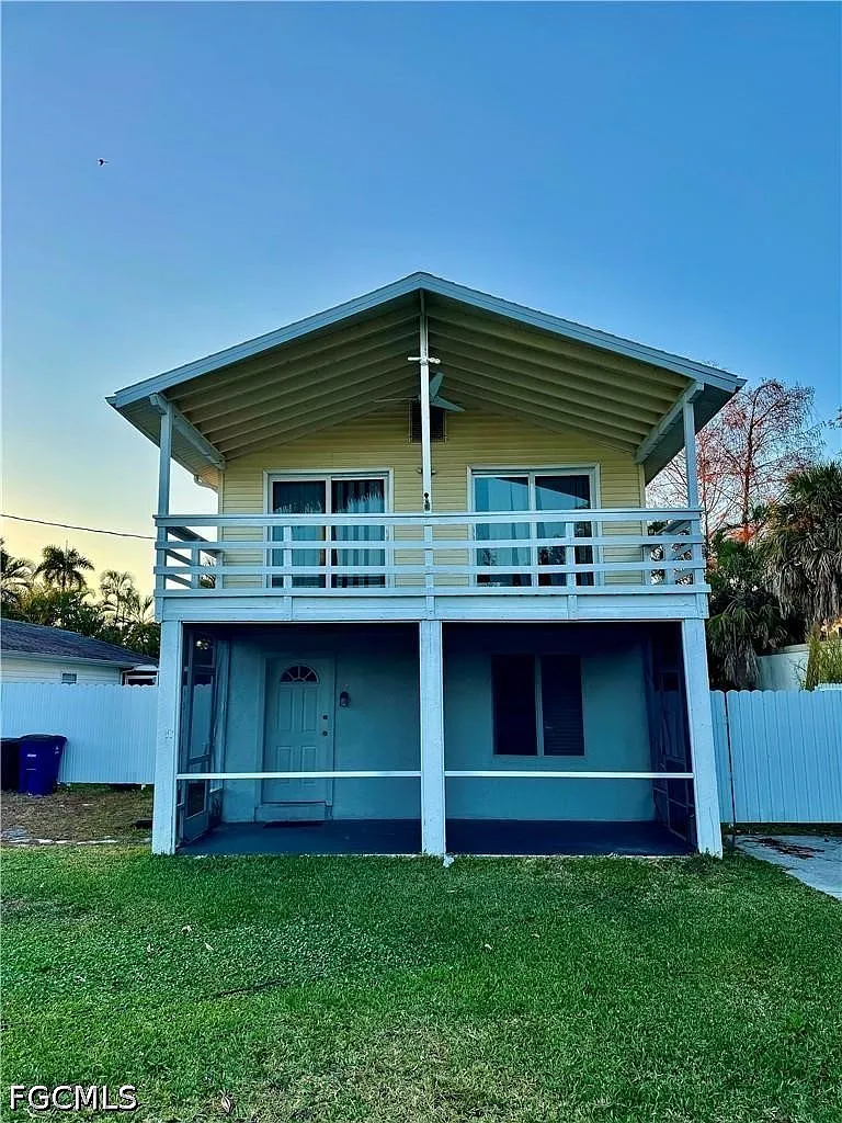 3 bed, 1.5 bath, 1800 sqft, $1,800 — Photo 1