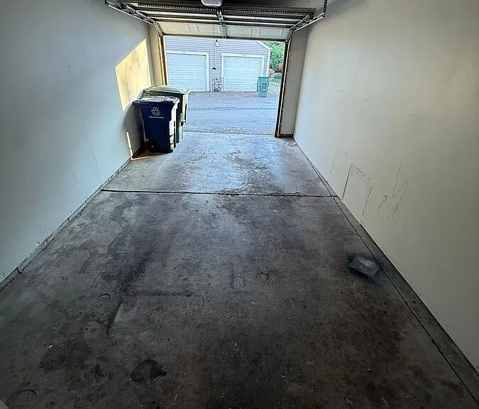1739 Park Village Dr — Photo 17