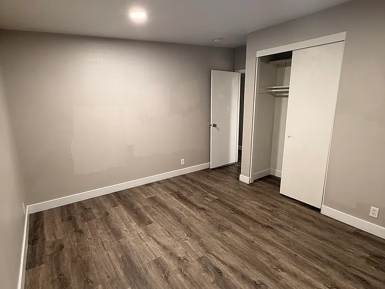 2753 Talbot St — Photo 39