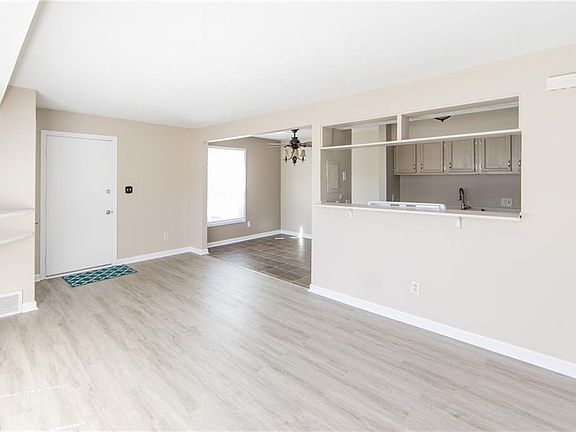 4th image of 134 Ivy Hill Ln #B-3
