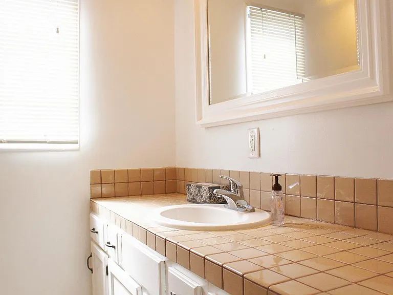 225 S Arnaz Dr #B — Photo 3