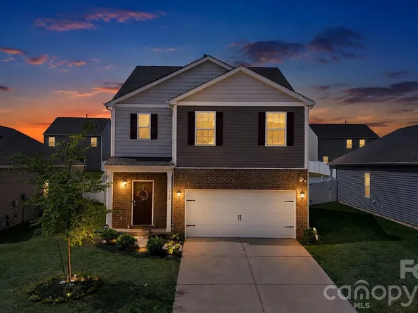 110 Meadow View Dr, Statesville, NC 28677