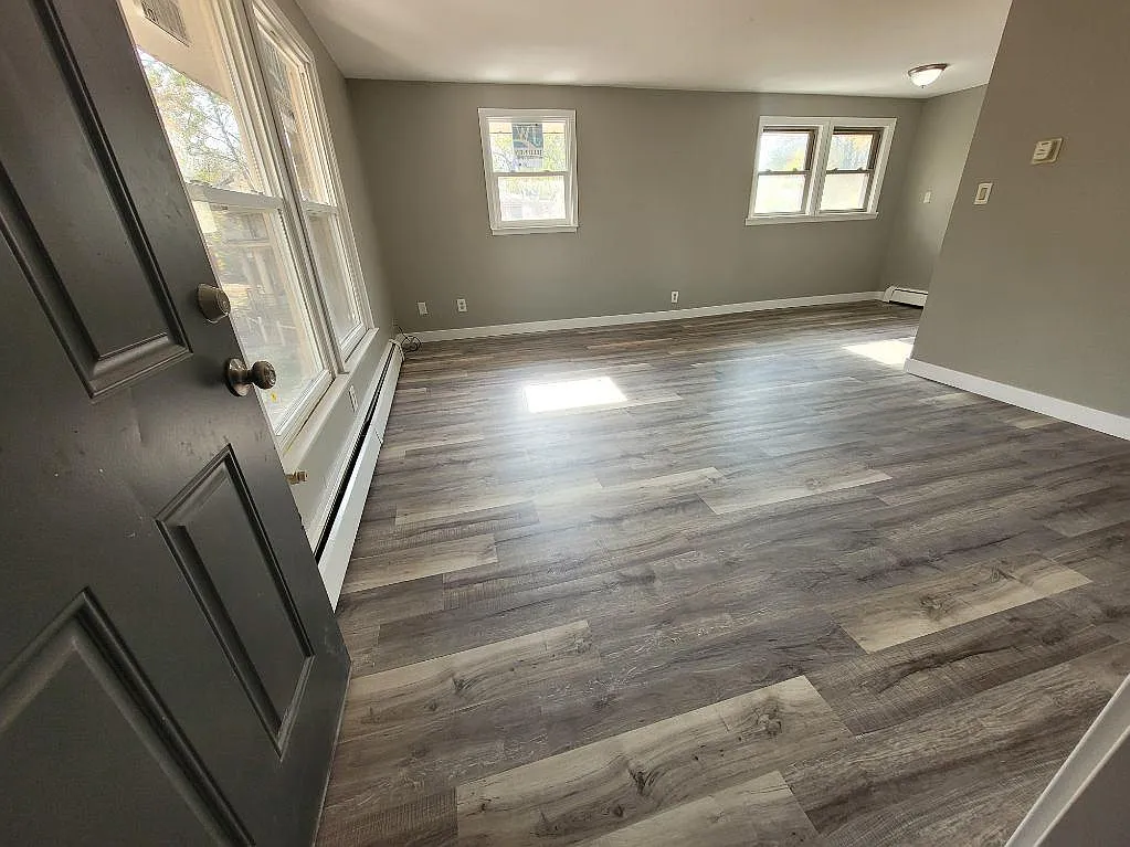 2 bed, 800 sqft, $900 — Photo 2