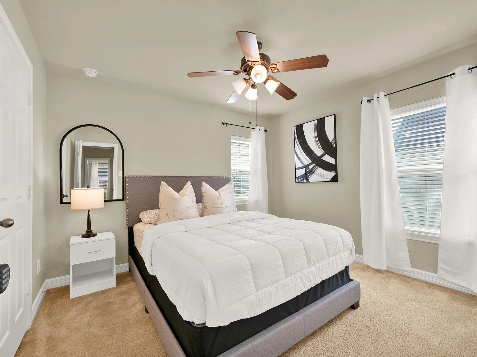 4 bed, 2.5 bath, 2353 sqft, $983 — Photo 1