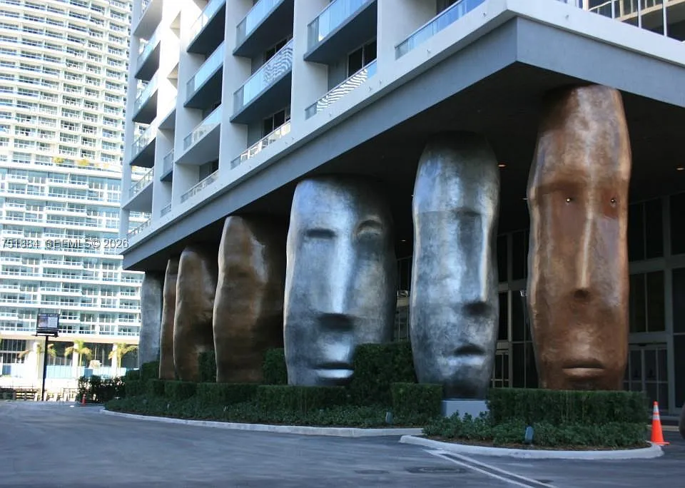 465 Brickell Ave #2405