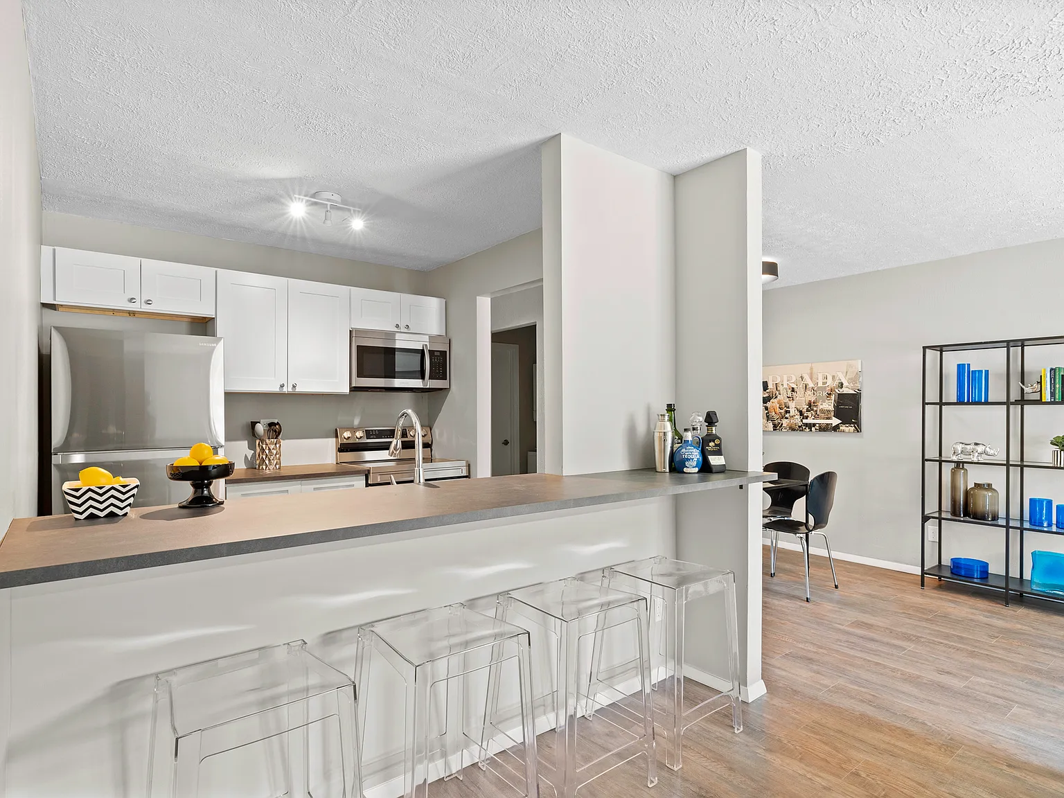 10526 Clifton Blvd — Photo 3