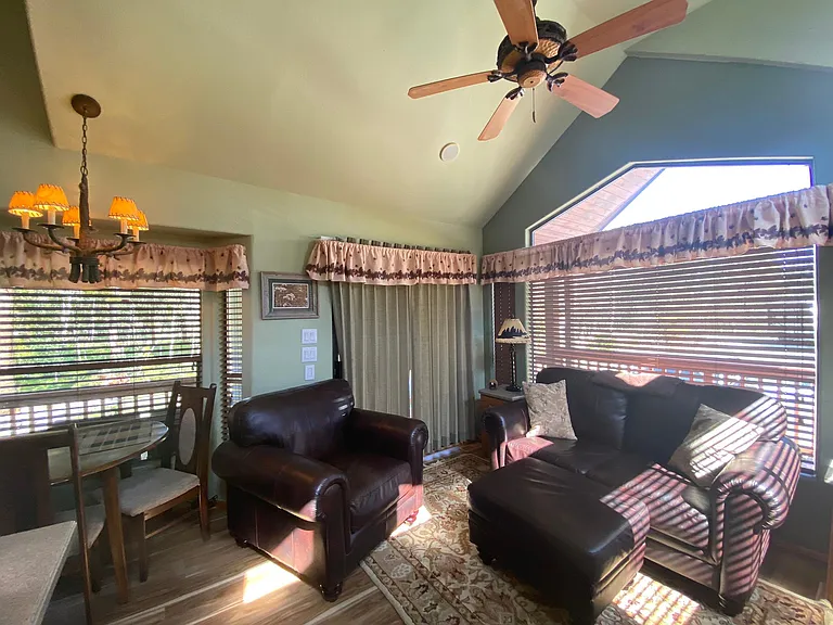 240 Sunshine Loop — Photo 9
