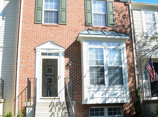 5917 Raina Dr, Centreville, VA 20120