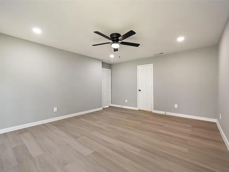 14015 Cleobrook Dr — Photo 17