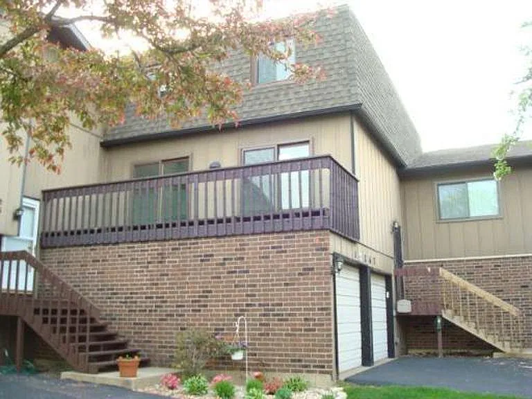 3S267 Briarwood Dr photo 1