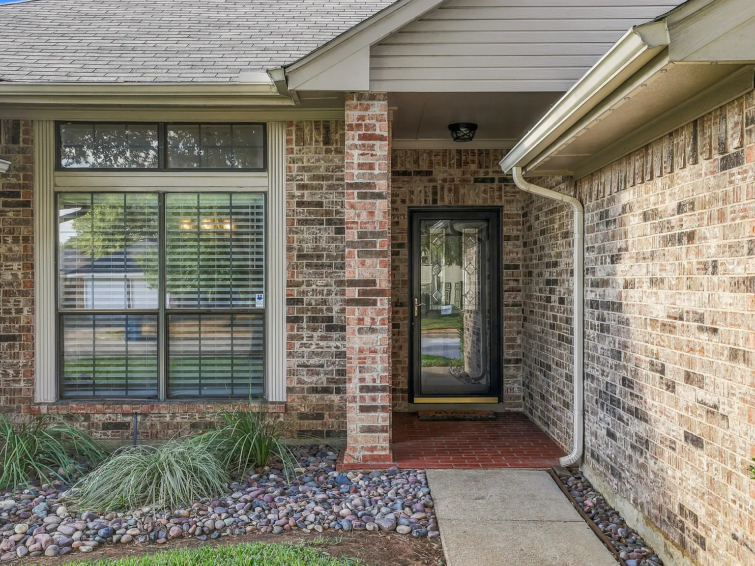 3 bed, 1571 sqft, $3,000 — Photo 3